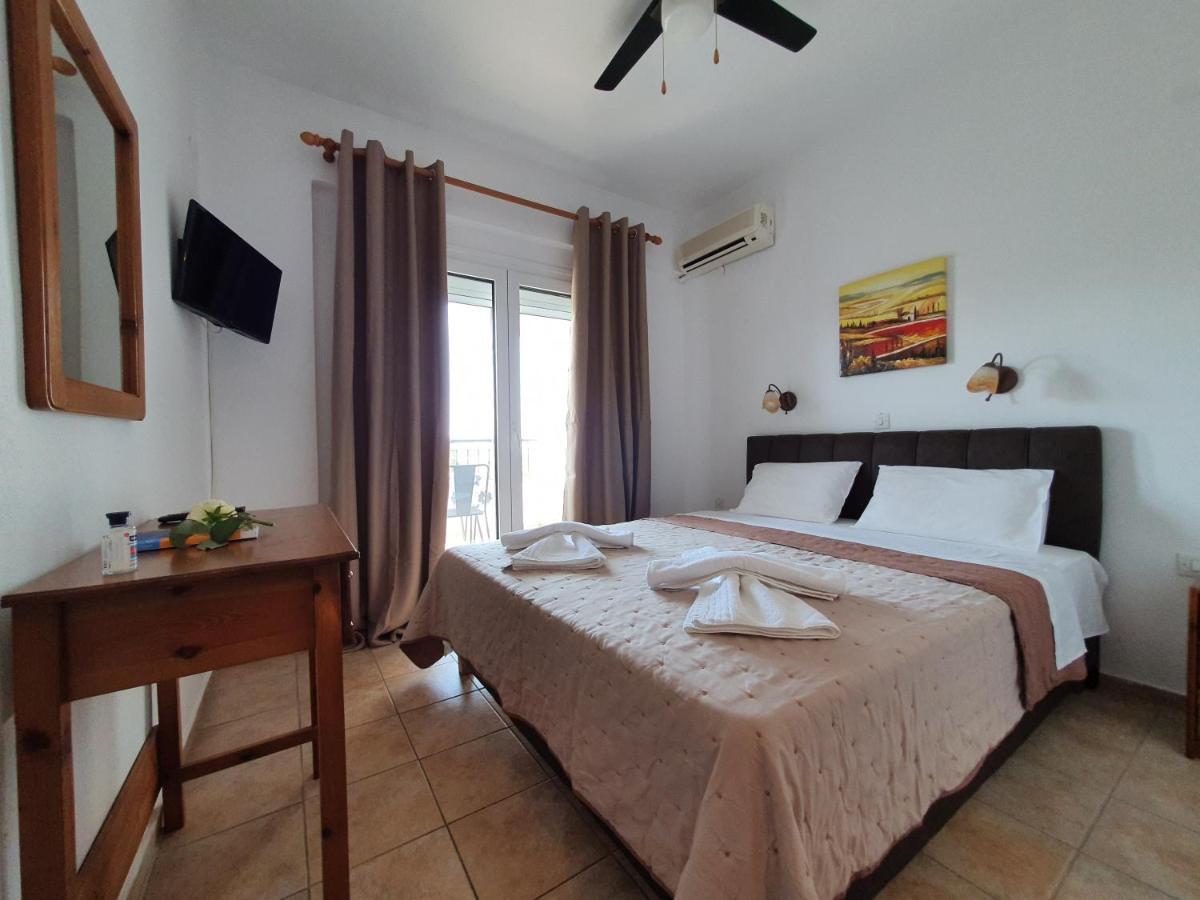 Hotel Pefko Neos Marmaras Buitenkant foto